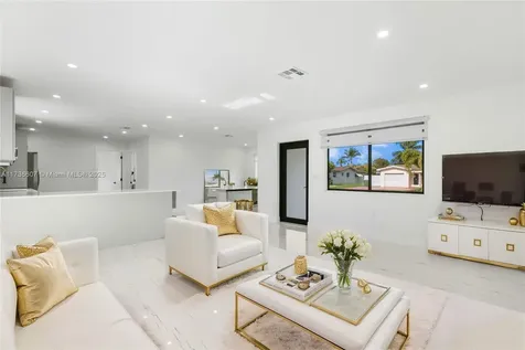 6740 SW 12th Street Pembroke Pines FL 33023