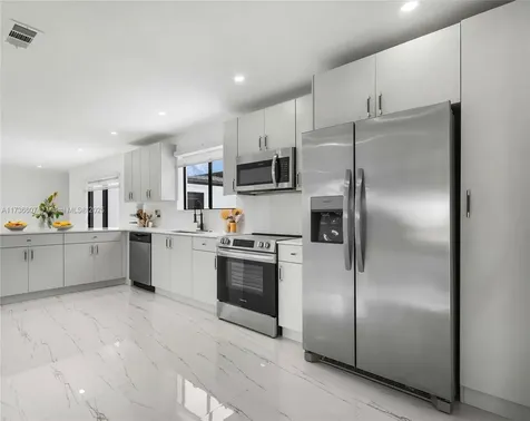 6740 SW 12th Street Pembroke Pines FL 33023