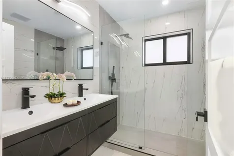 6740 SW 12th Street Pembroke Pines FL 33023