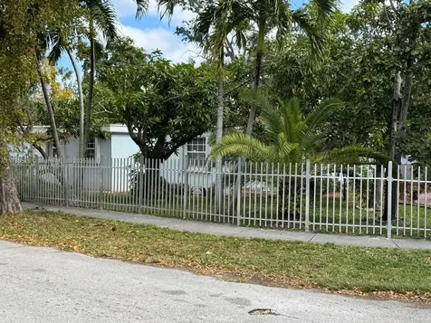 901 NE 128th Street North Miami FL 33161