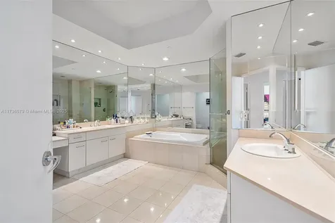 21150 Point Place Aventura FL 33180
