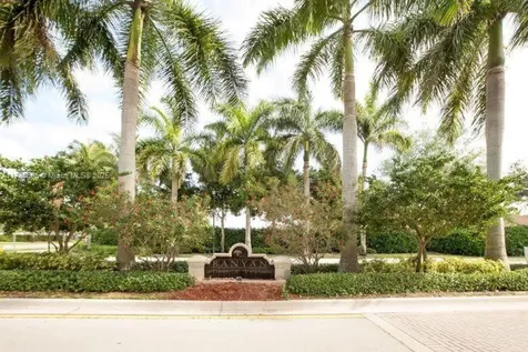 5053 Woodfield Way Coconut Creek FL 33073