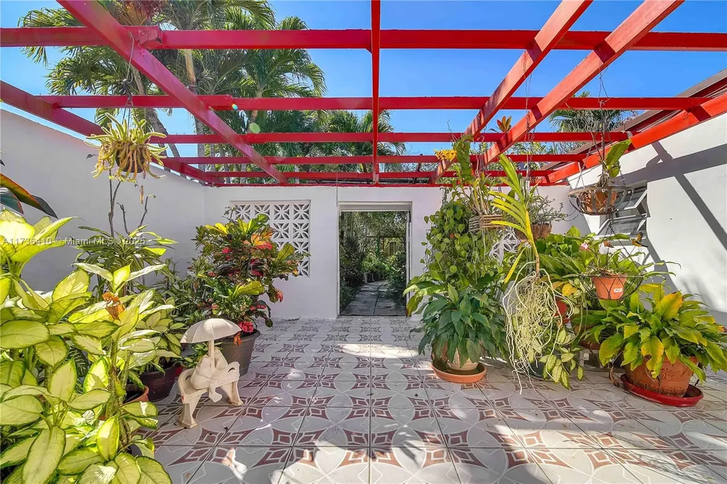 5440 SW 99th Avenue Miami FL 33165