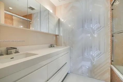 18031 Biscayne Boulevard Aventura FL 33160