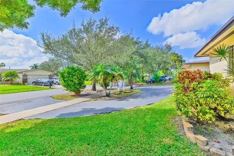12001 NW 14th Court Pembroke Pines FL 33026