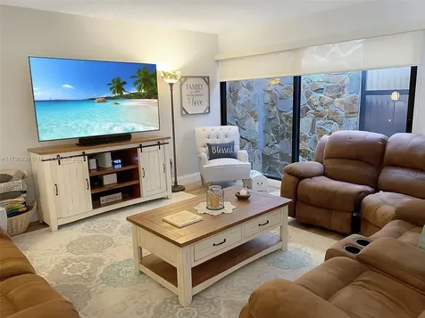 4220 W 18th Court Hialeah FL 33012
