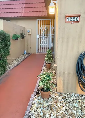 4220 W 18th Court Hialeah FL 33012