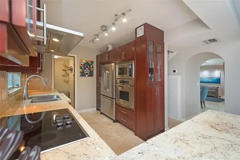 423 Alhambra Circle Coral Gables FL 33134