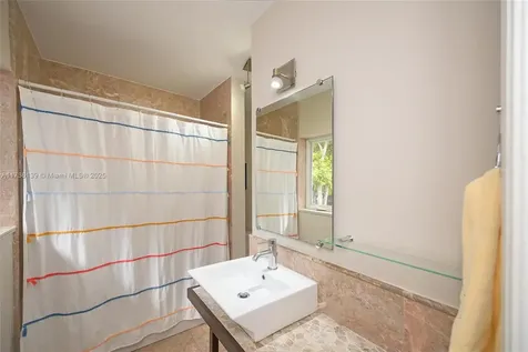 423 Alhambra Circle Coral Gables FL 33134