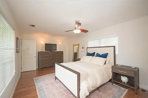 423 Alhambra Circle Coral Gables FL 33134