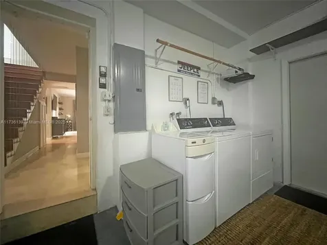 423 Alhambra Circle Coral Gables FL 33134