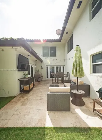 423 Alhambra Circle Coral Gables FL 33134