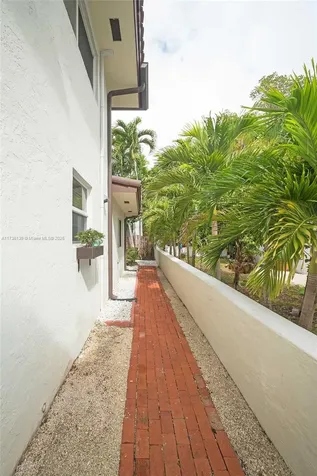 423 Alhambra Circle Coral Gables FL 33134