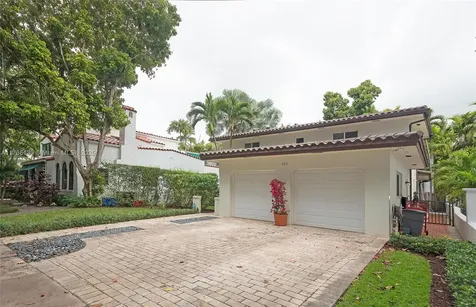 423 Alhambra Circle Coral Gables FL 33134