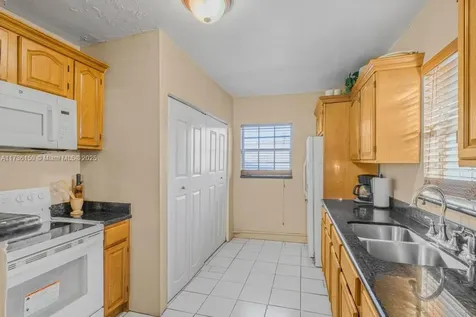 5320 SW 18th Street West Park FL 33023