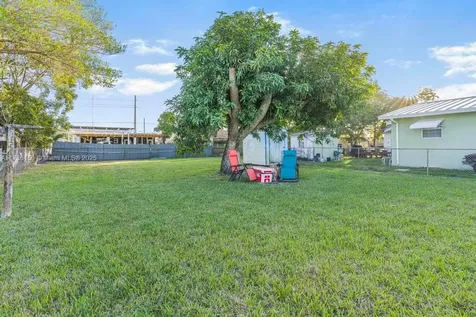 5320 SW 18th Street West Park FL 33023