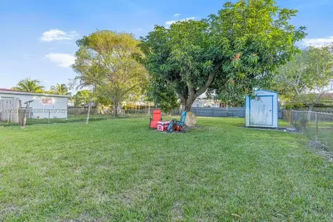 5320 SW 18th Street West Park FL 33023
