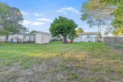 5320 SW 18th Street West Park FL 33023