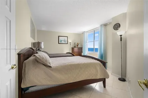 3725 S Ocean Drive Hollywood FL 33019