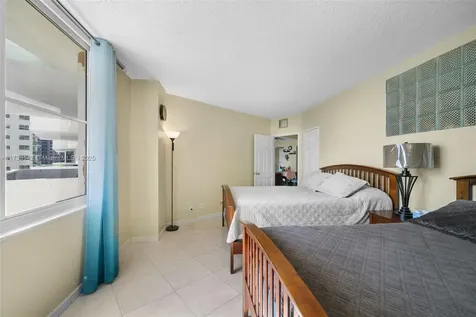 3725 S Ocean Drive Hollywood FL 33019