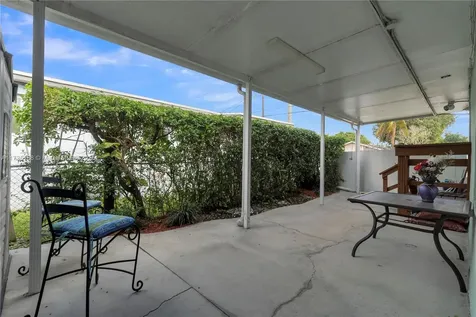 2230 NW 58th Street Miami FL 33142