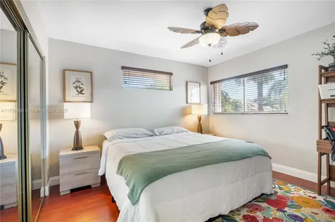 1280 SW 103rd Avenue Pembroke Pines FL 33025