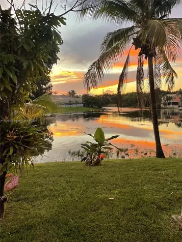 1280 SW 103rd Avenue Pembroke Pines FL 33025