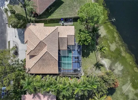 1280 SW 103rd Avenue Pembroke Pines FL 33025
