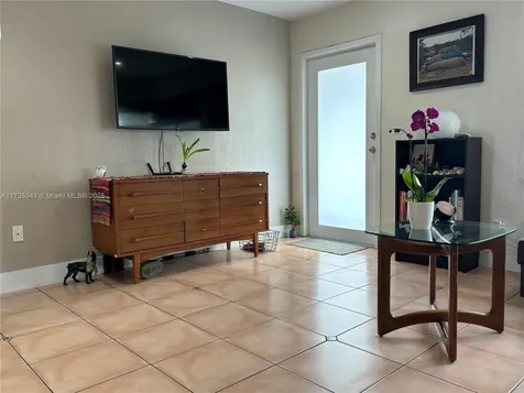 121 W 42nd Street Hialeah FL 33012