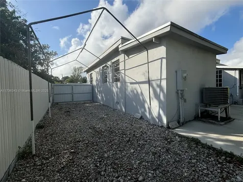 121 W 42nd Street Hialeah FL 33012