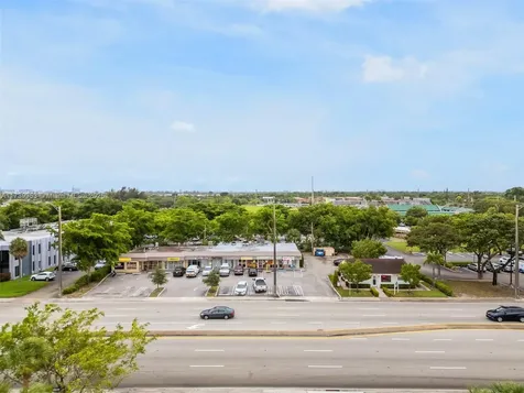 410-430 E Sample Road Pompano Beach FL 33064