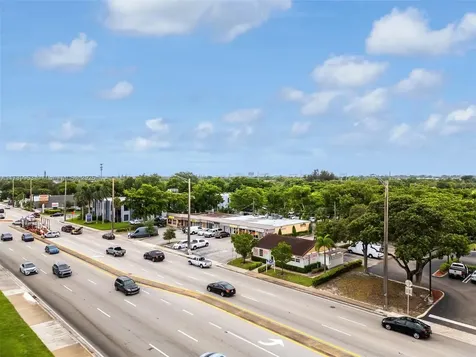 410-430 E Sample Road Pompano Beach FL 33064