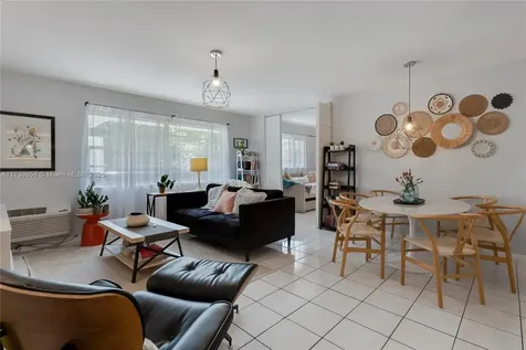 195 Sunrise Drive Key Biscayne FL 33149