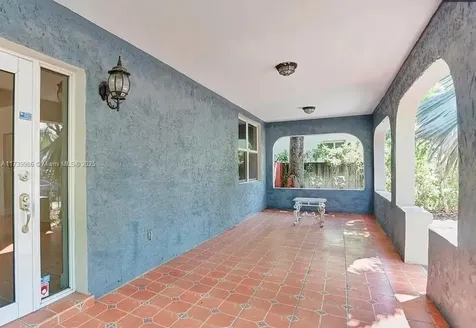 1537 SW 10th Street Miami FL 33135
