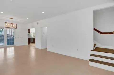 1537 SW 10th Street Miami FL 33135
