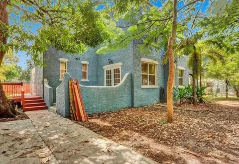 1537 SW 10th Street Miami FL 33135