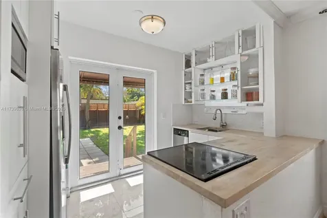 5822 SW 41st Street Miami FL 33155