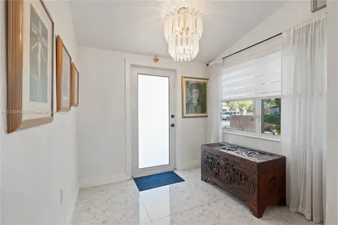 5822 SW 41st Street Miami FL 33155