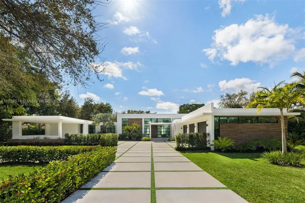 6830 SW 104th Street Pinecrest FL 33156
