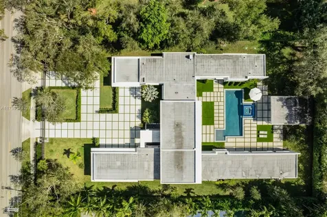 6830 SW 104th Street Pinecrest FL 33156