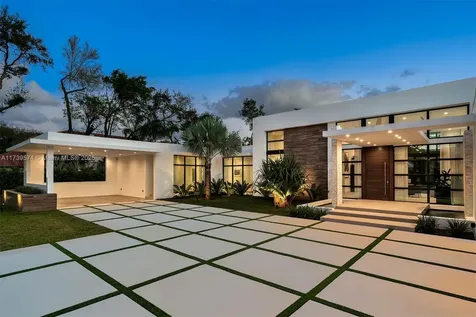 6830 SW 104th Street Pinecrest FL 33156