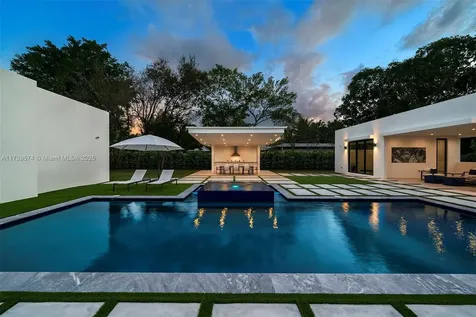 6830 SW 104th Street Pinecrest FL 33156