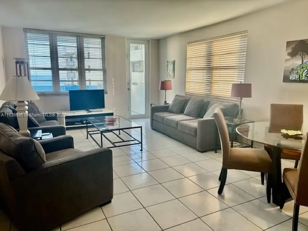100 Lincoln Road Miami Beach FL 33139