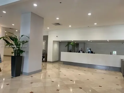 100 Lincoln Road Miami Beach FL 33139