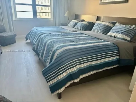 100 Lincoln Road Miami Beach FL 33139