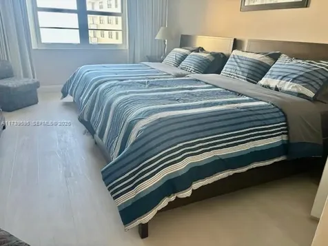 100 Lincoln Road Miami Beach FL 33139