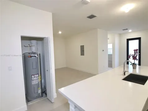 7925 NW 104th Avenue Doral FL 33178
