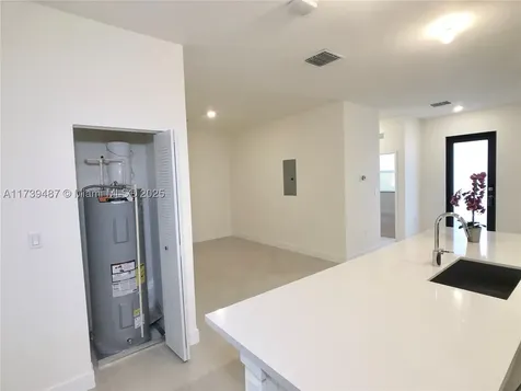 7925 NW 104th Avenue Doral FL 33178