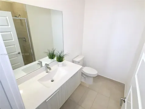 7925 NW 104th Avenue Doral FL 33178