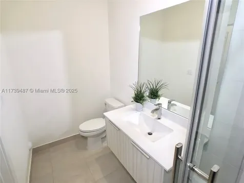 7925 NW 104th Avenue Doral FL 33178